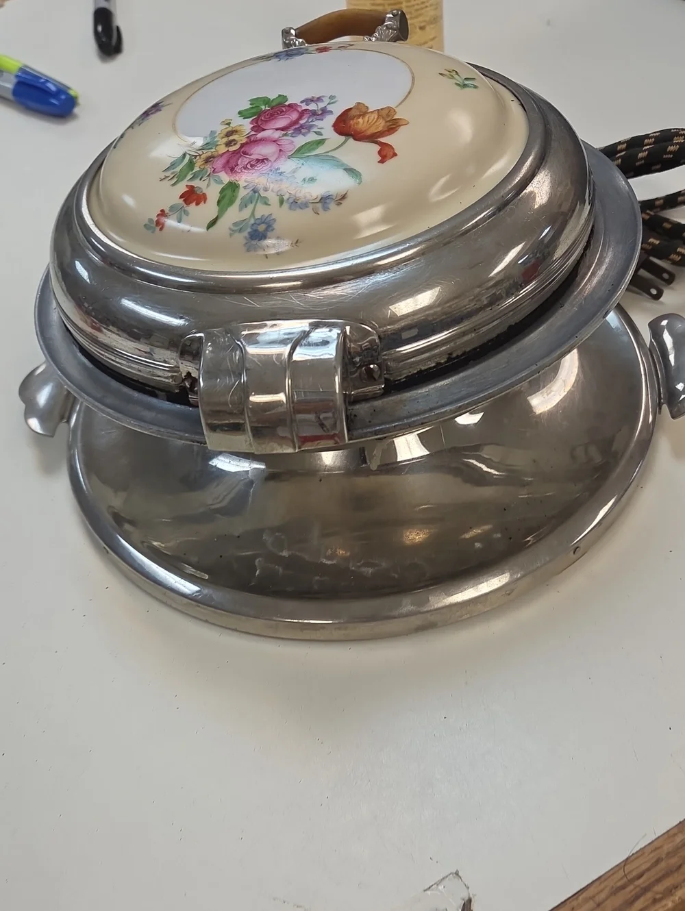 Cream Floral Porcelain Electric Warming Dish with Silver-Tone Base